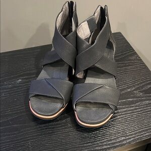 Dr. Scholl's Black Crisscross Sandals